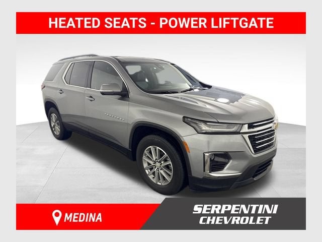 2023 Chevrolet Traverse LT Cloth in Sterling Gray Metallic — front three-quarter view