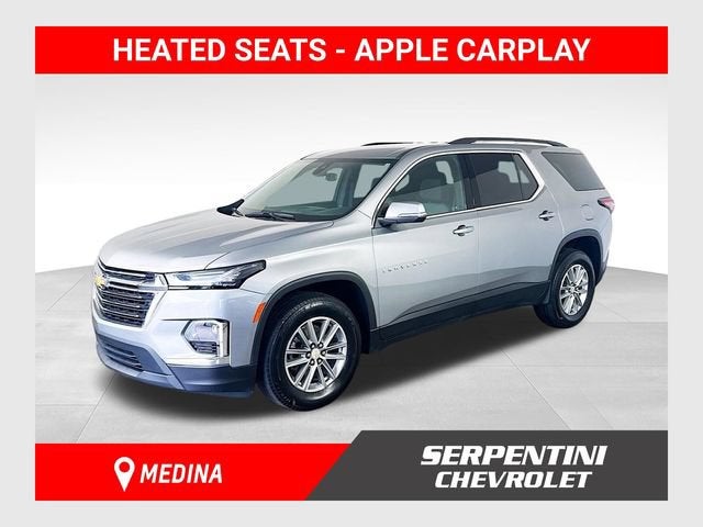 2023 Chevrolet Traverse LT Cloth in Sterling Gray Metallic — front three-quarter view
