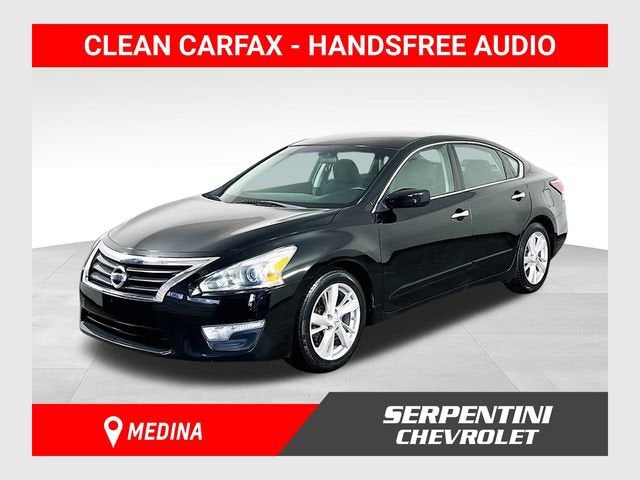 2014 Nissan Altima 2.5 SV in Black — front three-quarter view