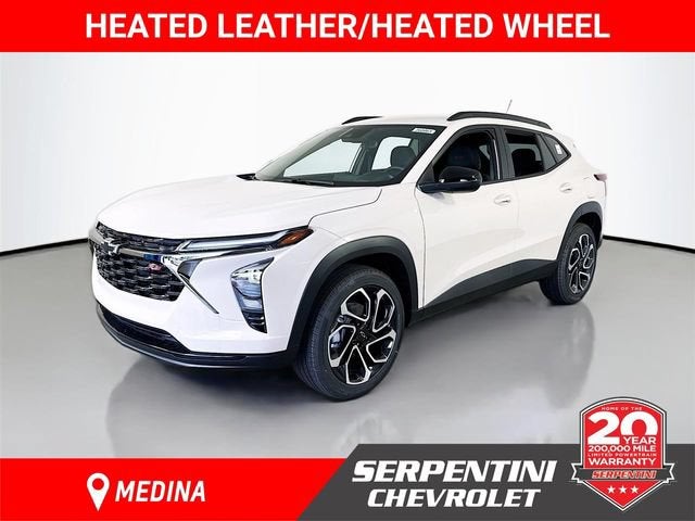 2026 Chevrolet Trax 2RS in White Sands — front three-quarter view